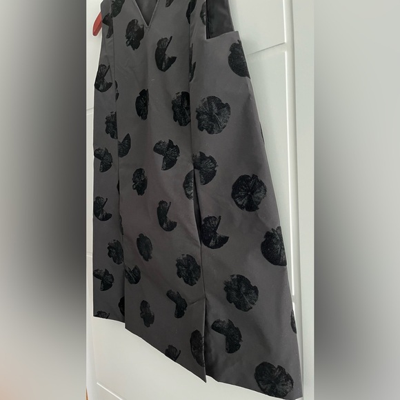 COS black V-neck sleeveless dress with abstract velvet pattern - Picture 3 of 5